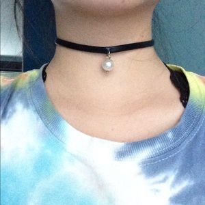 NEW Dangling pearl with black faux leather choker